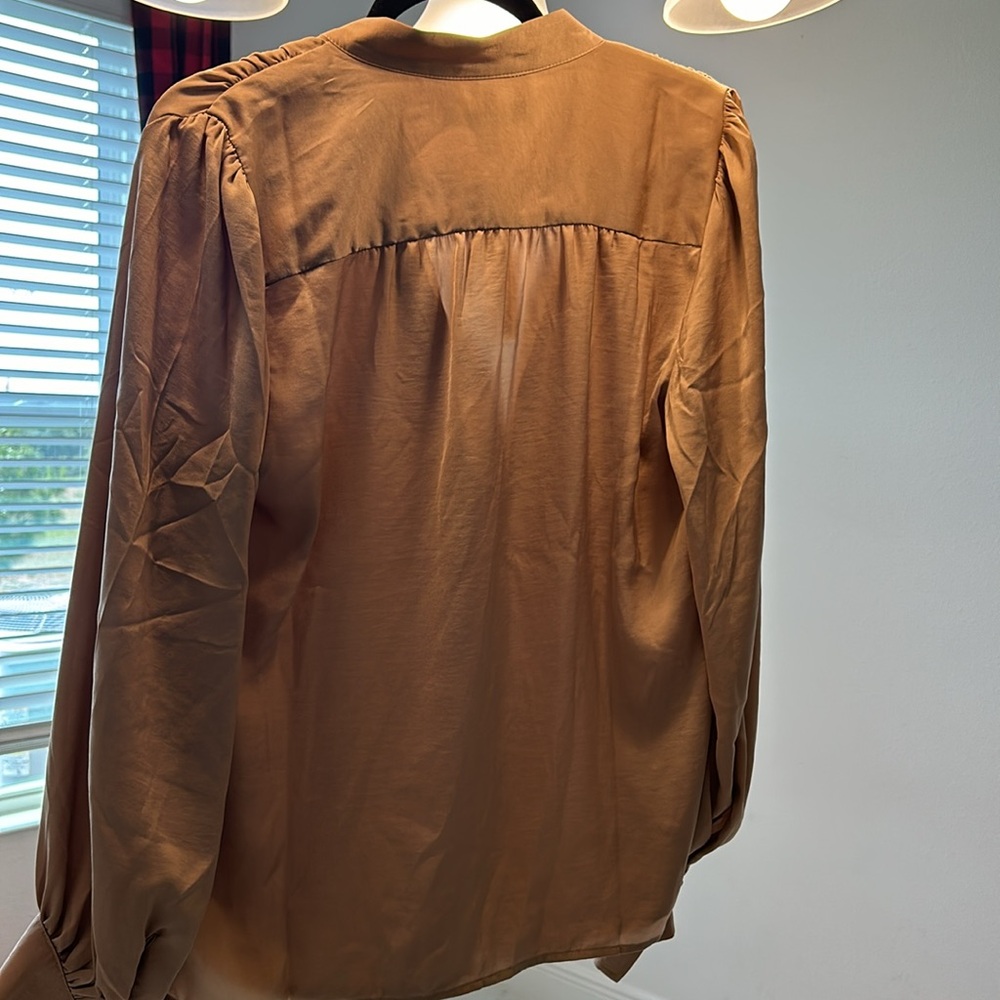 New banana republic blouse - Picture 2 of 4